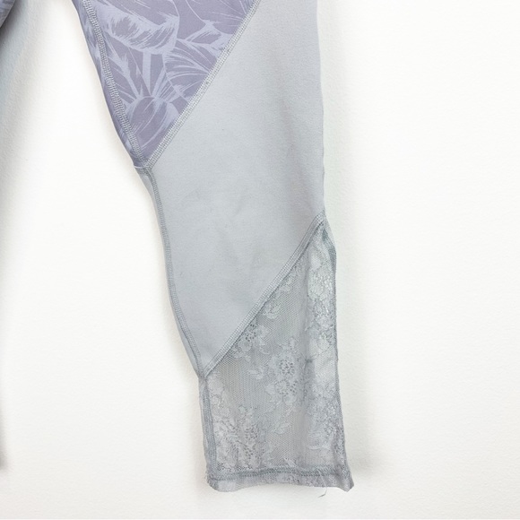 Fabletics | Brogan Powerhold Floral Lace Capri - Picture 5 of 11